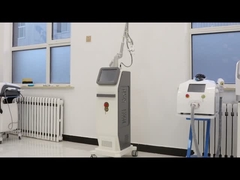 CO2 फ्रैक्शनल लेजर मशीन स्किन रिसेप्शनिंग 40W अल्ट्रा पल्स सीडब्ल्यू रिमूवल लाइट मोल एल्यूमीनियम केस